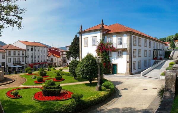 Fotografia dos Paços do Concelho de Ponte de Lima